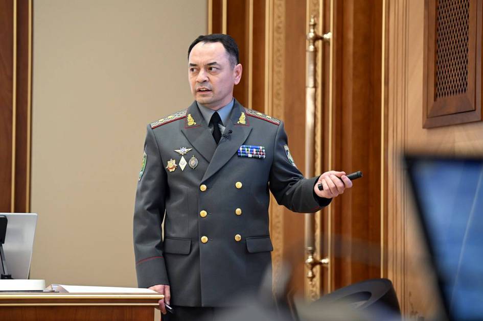 Ўзбекистонда ҳарбийлар ўртасида китобхонлик танлови ўтказилиб, ғолибларга электромобиль берилади